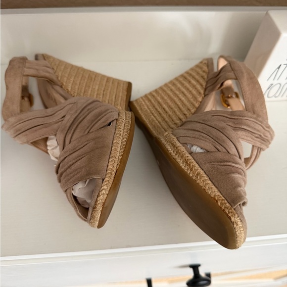 Prada Women's Beige Suede Heels - Picture 6 of 9